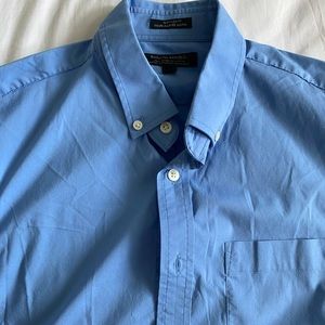 Banana Republic slim fit tech strech shirt for resale
Size - S 

Fit - Slim Fit